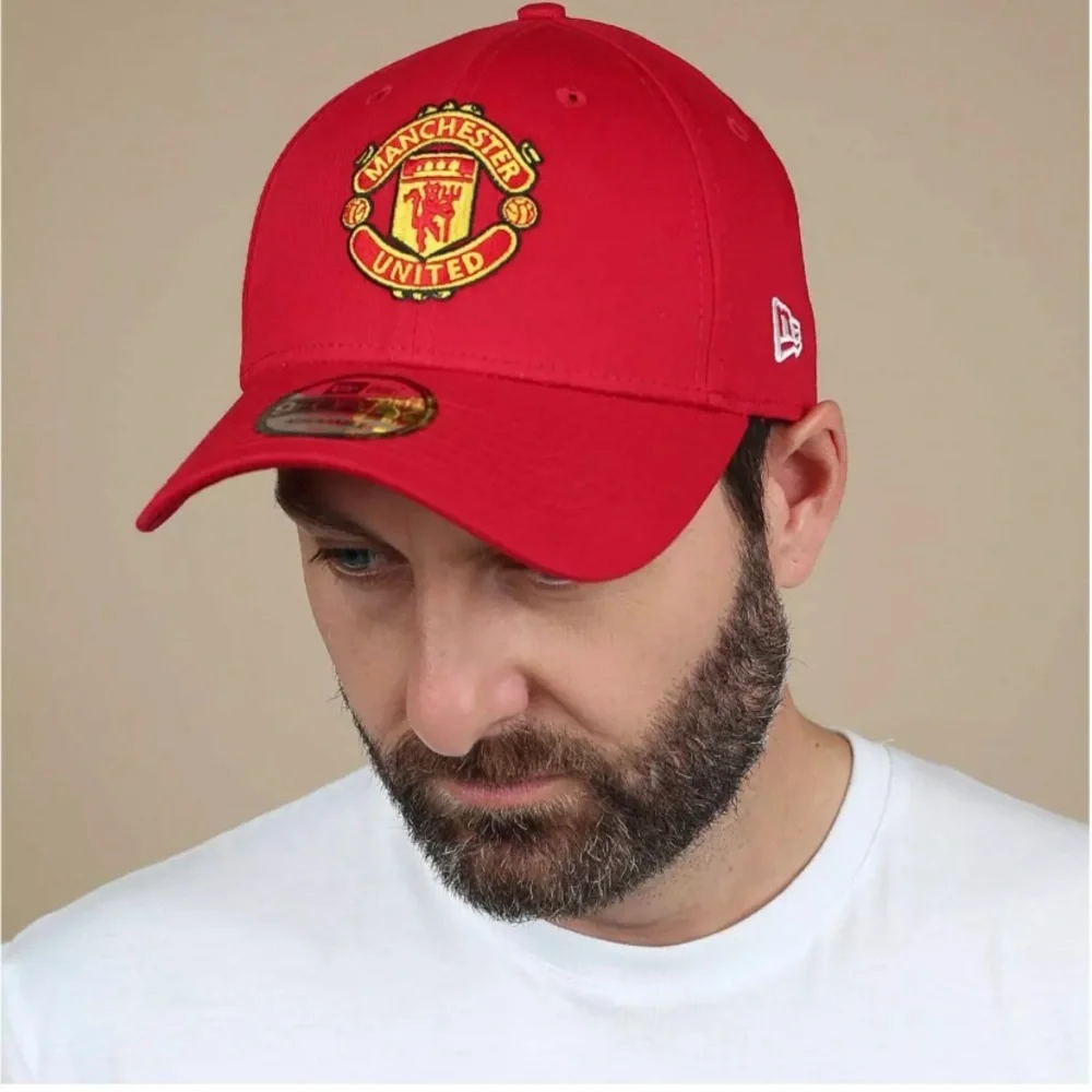Manchester United Red Cap NWT 9forty adjustable.